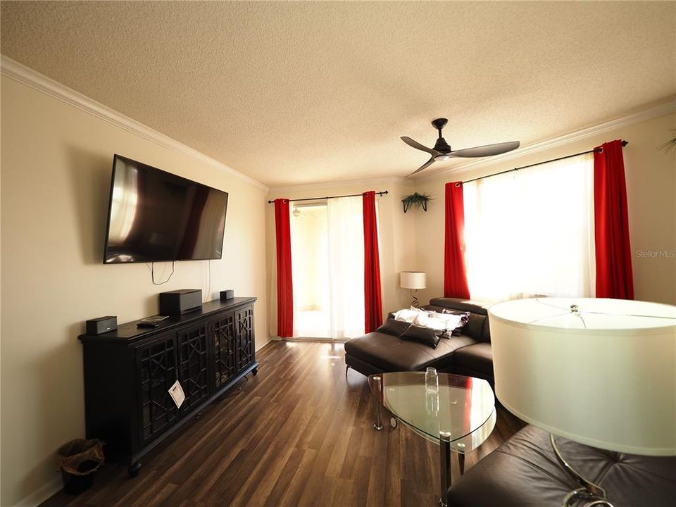 出租: $1,850 (2 贝兹, 2 浴室, 1241 平方英尺)