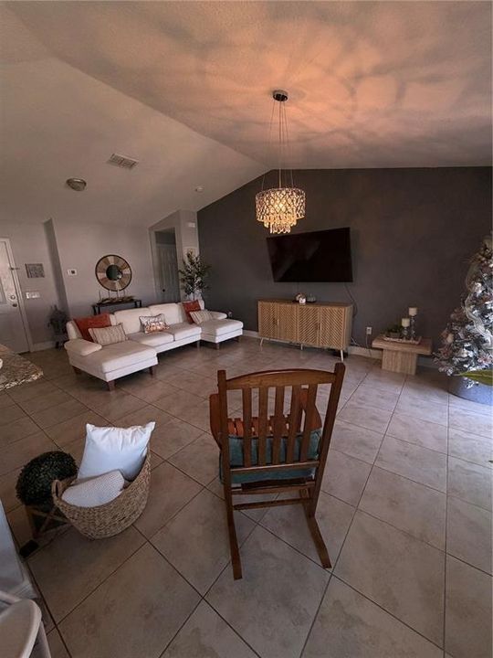 For Sale: $259,000 (3 beds, 2 baths, 1263 Square Feet)