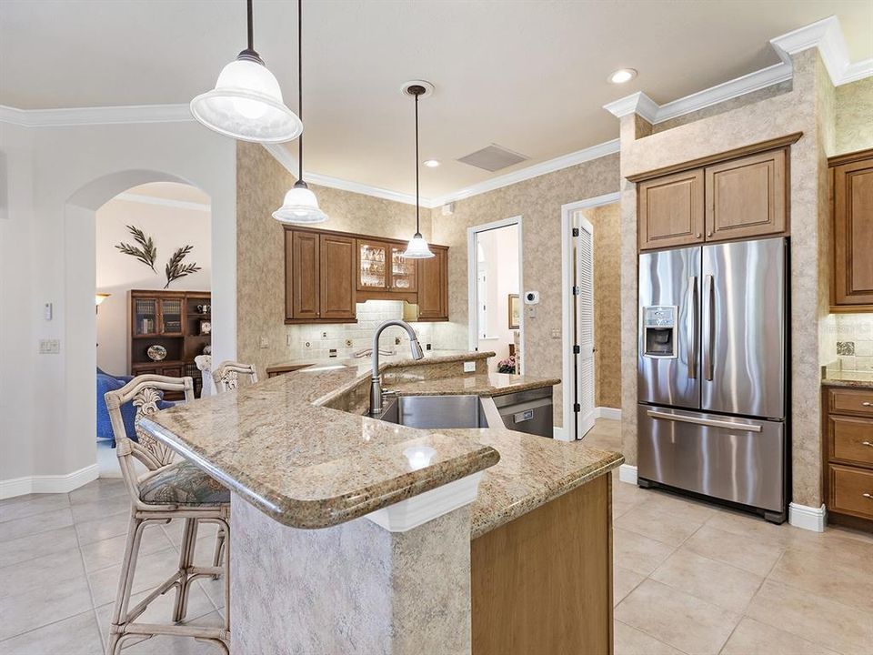 待售: $990,000 (3 贝兹, 3 浴室, 2701 平方英尺)