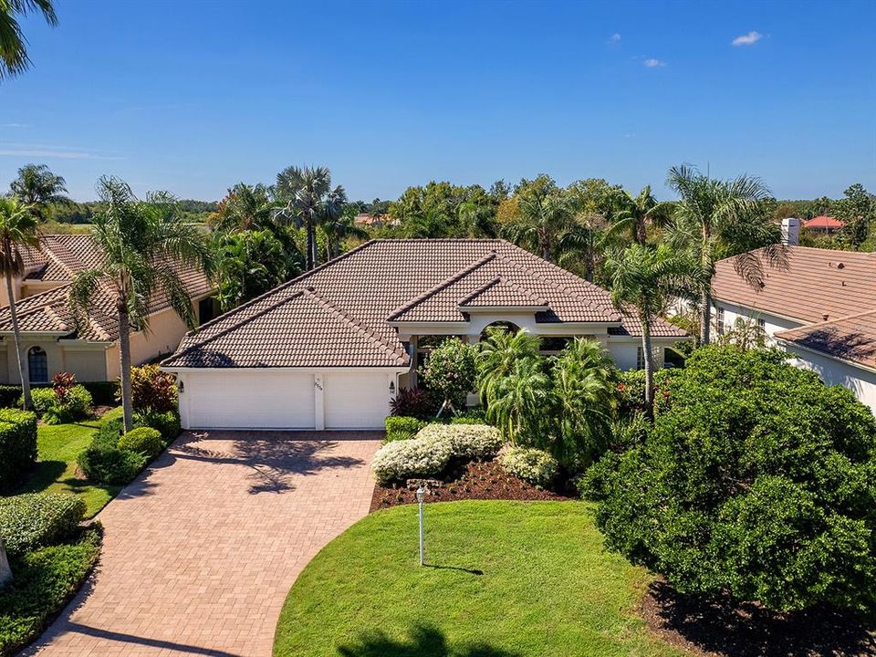 待售: $990,000 (3 贝兹, 3 浴室, 2701 平方英尺)