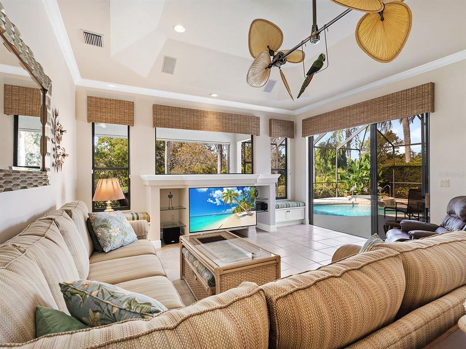 待售: $990,000 (3 贝兹, 3 浴室, 2701 平方英尺)