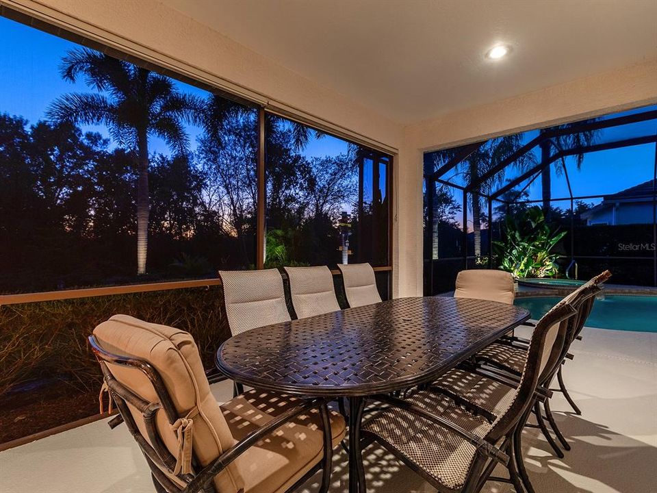 待售: $990,000 (3 贝兹, 3 浴室, 2701 平方英尺)