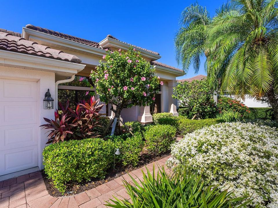 待售: $990,000 (3 贝兹, 3 浴室, 2701 平方英尺)