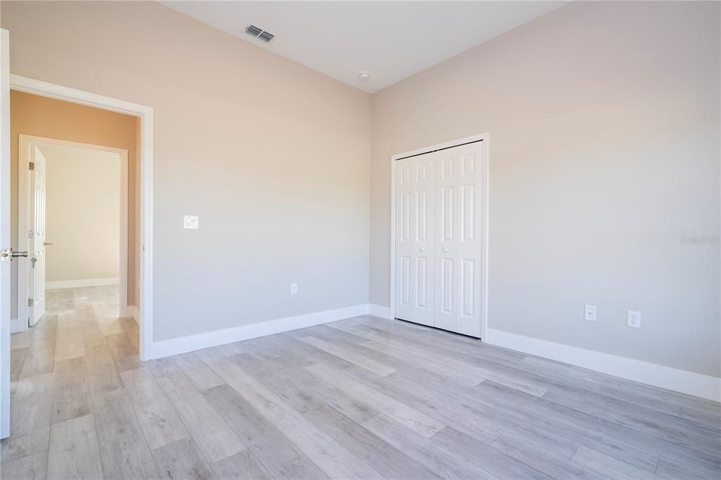 For Sale: $335,000 (3 beds, 2 baths, 1586 Square Feet)