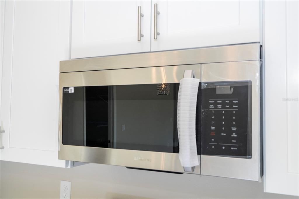 For Sale: $335,000 (3 beds, 2 baths, 1586 Square Feet)