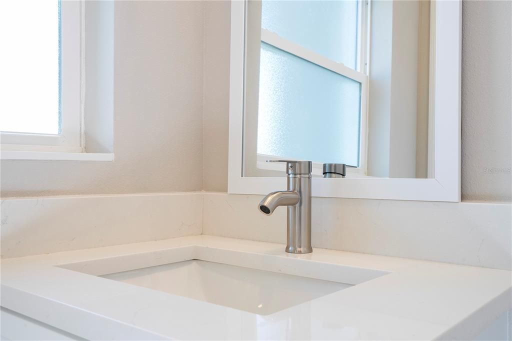 For Sale: $335,000 (3 beds, 2 baths, 1586 Square Feet)