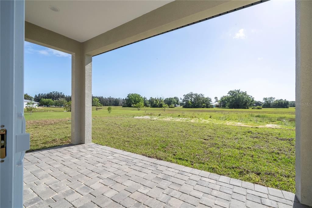 For Sale: $335,000 (3 beds, 2 baths, 1586 Square Feet)