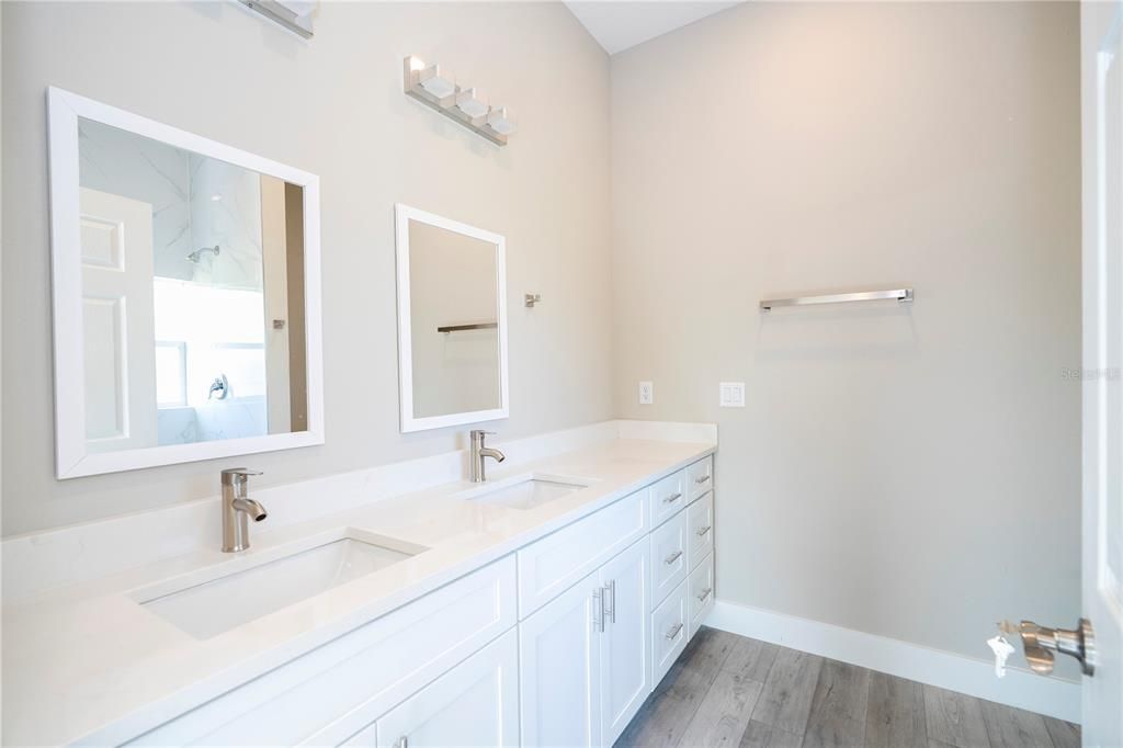 For Sale: $335,000 (3 beds, 2 baths, 1586 Square Feet)