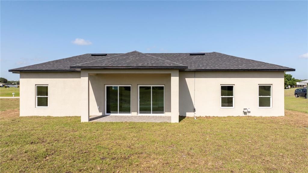 For Sale: $335,000 (3 beds, 2 baths, 1586 Square Feet)