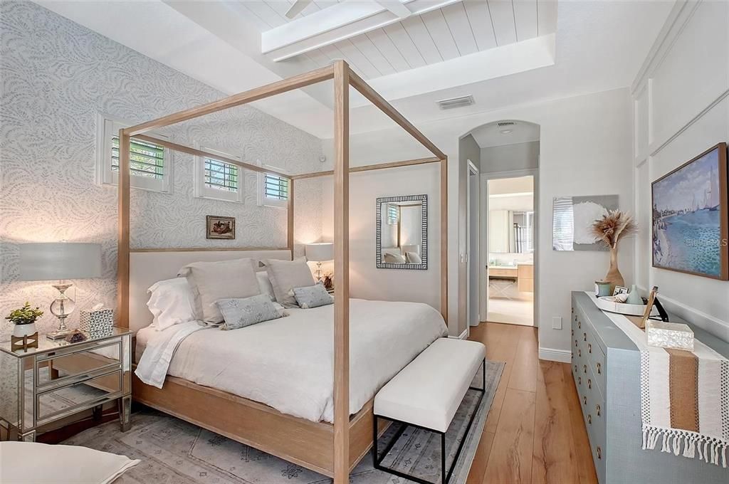 For Sale: $2,295,000 (4 beds, 3 baths, 2722 Square Feet)