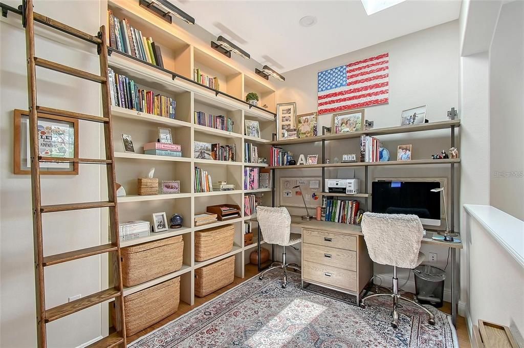 For Sale: $2,295,000 (4 beds, 3 baths, 2722 Square Feet)