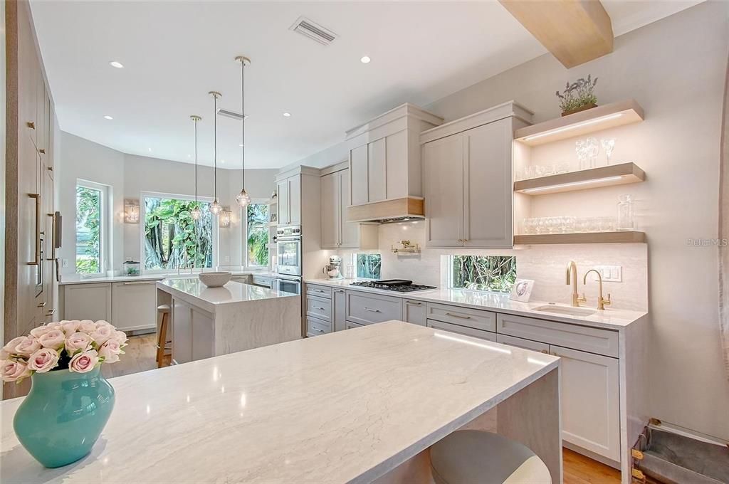 For Sale: $2,295,000 (4 beds, 3 baths, 2722 Square Feet)