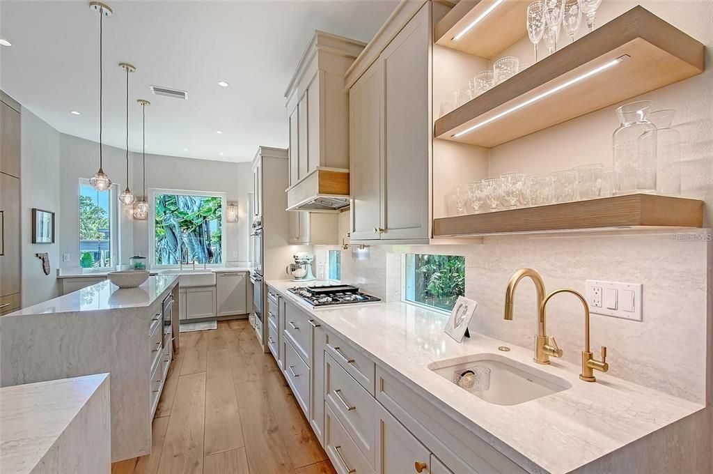 For Sale: $2,295,000 (4 beds, 3 baths, 2722 Square Feet)