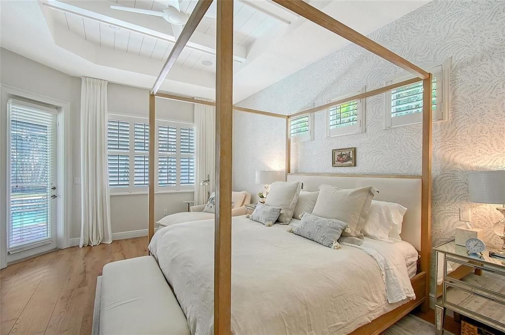 For Sale: $2,295,000 (4 beds, 3 baths, 2722 Square Feet)