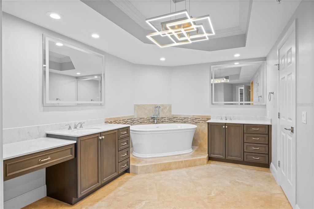 待售: $1,450,000 (2 贝兹, 2 浴室, 2340 平方英尺)