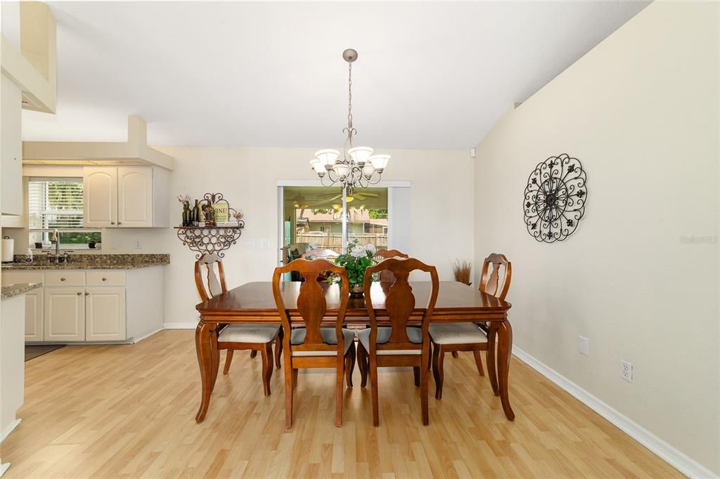 На продажу: $315,000 (3 спален, 2 ванн, 1583 Квадратных фут)