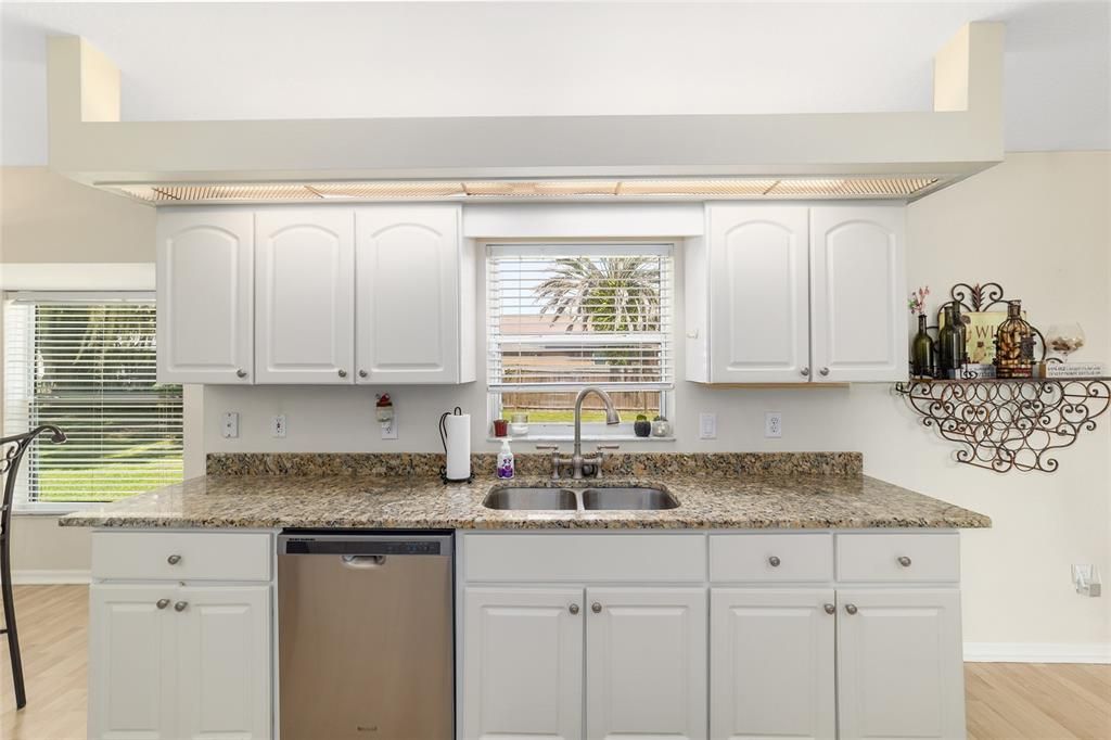 На продажу: $315,000 (3 спален, 2 ванн, 1583 Квадратных фут)