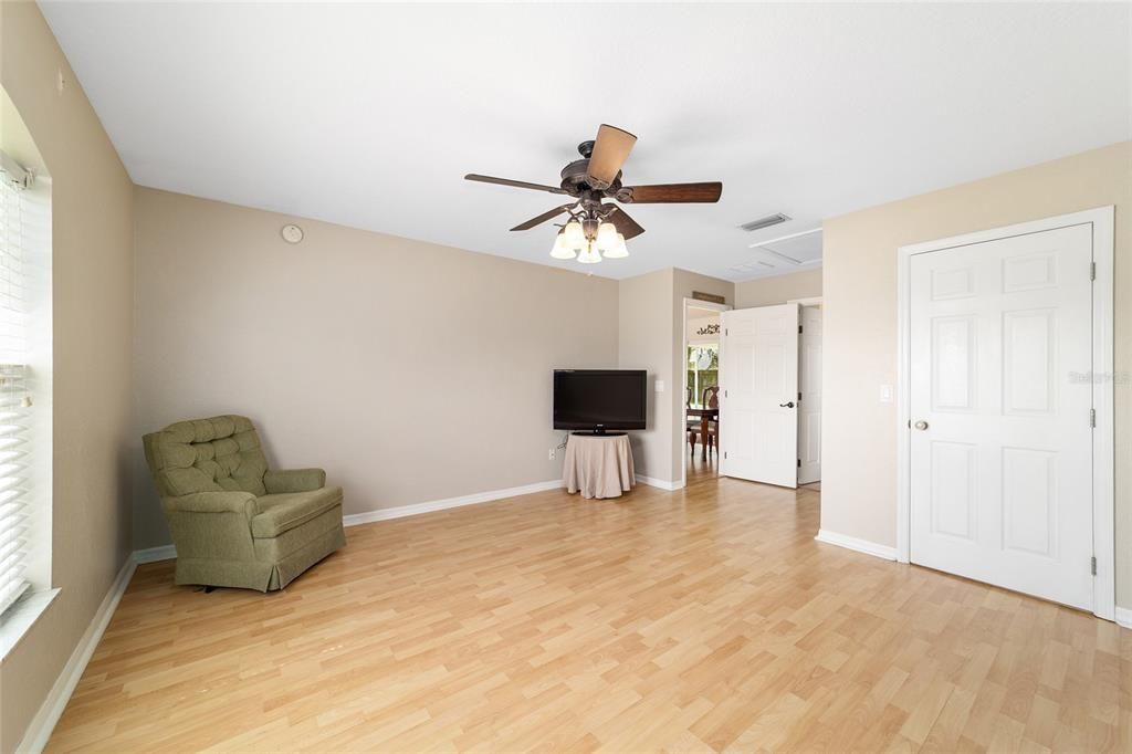 На продажу: $315,000 (3 спален, 2 ванн, 1583 Квадратных фут)