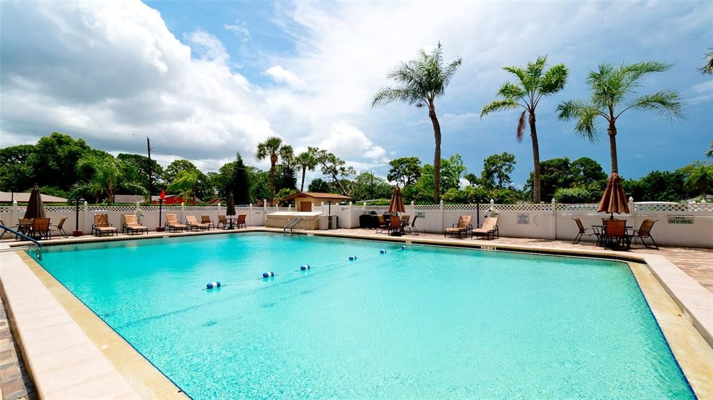 待售: $165,999 (2 贝兹, 2 浴室, 940 平方英尺)