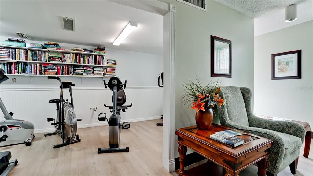 待售: $165,999 (2 贝兹, 2 浴室, 940 平方英尺)