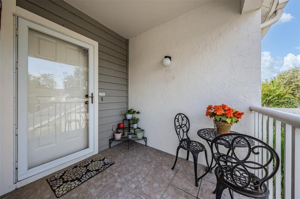 For Sale: $325,000 (2 beds, 2 baths, 1235 Square Feet)