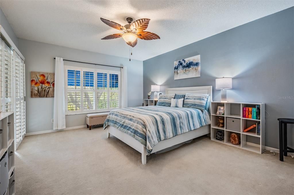 For Sale: $325,000 (2 beds, 2 baths, 1235 Square Feet)