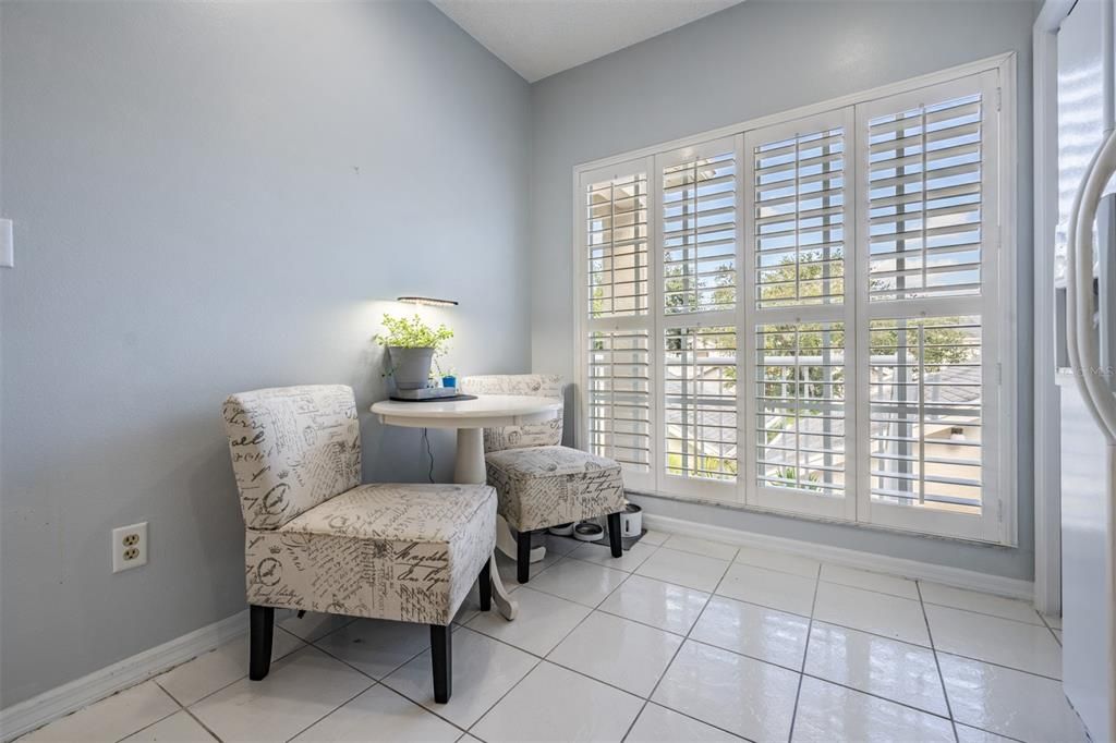 For Sale: $325,000 (2 beds, 2 baths, 1235 Square Feet)