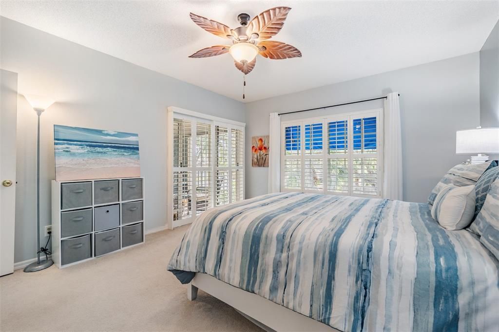 For Sale: $325,000 (2 beds, 2 baths, 1235 Square Feet)