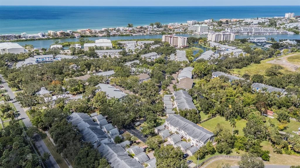 For Sale: $325,000 (2 beds, 2 baths, 1235 Square Feet)