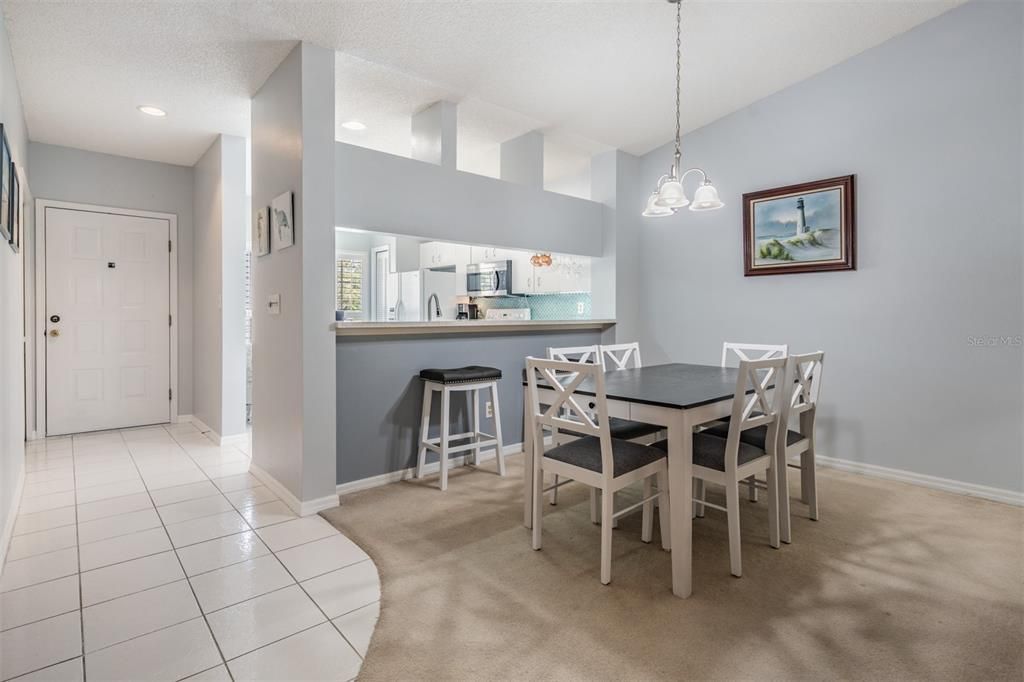 For Sale: $325,000 (2 beds, 2 baths, 1235 Square Feet)