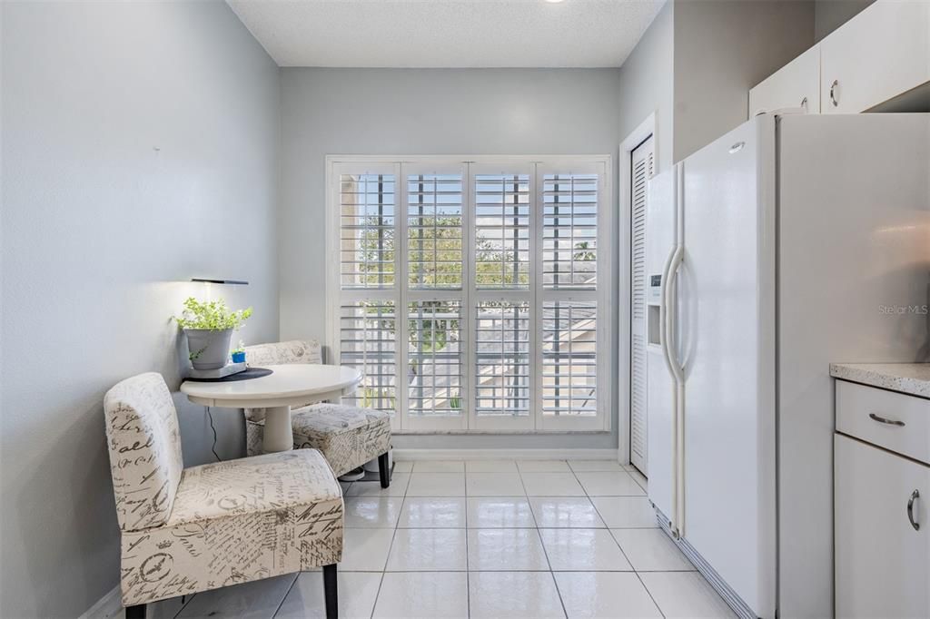 For Sale: $325,000 (2 beds, 2 baths, 1235 Square Feet)