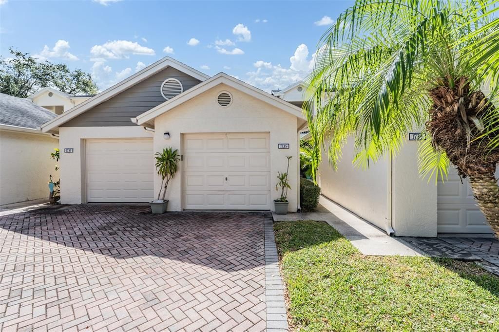 For Sale: $325,000 (2 beds, 2 baths, 1235 Square Feet)