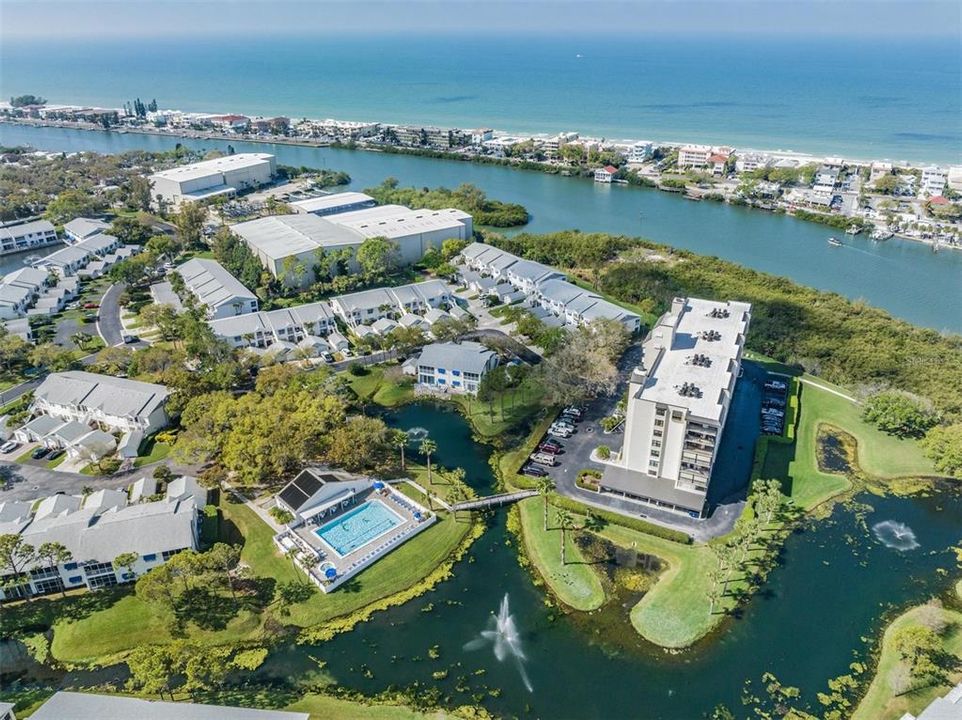 For Sale: $325,000 (2 beds, 2 baths, 1235 Square Feet)