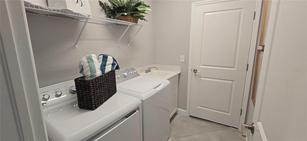 待售: $639,900 (3 贝兹, 3 浴室, 2459 平方英尺)