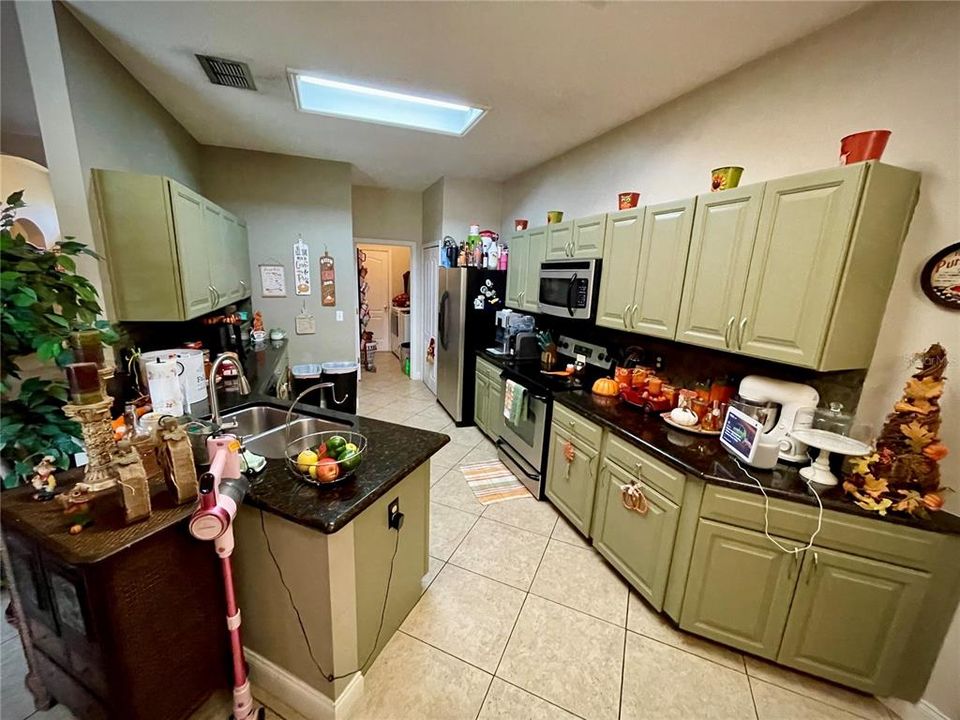 На продажу: $480,000 (3 спален, 2 ванн, 1692 Квадратных фут)