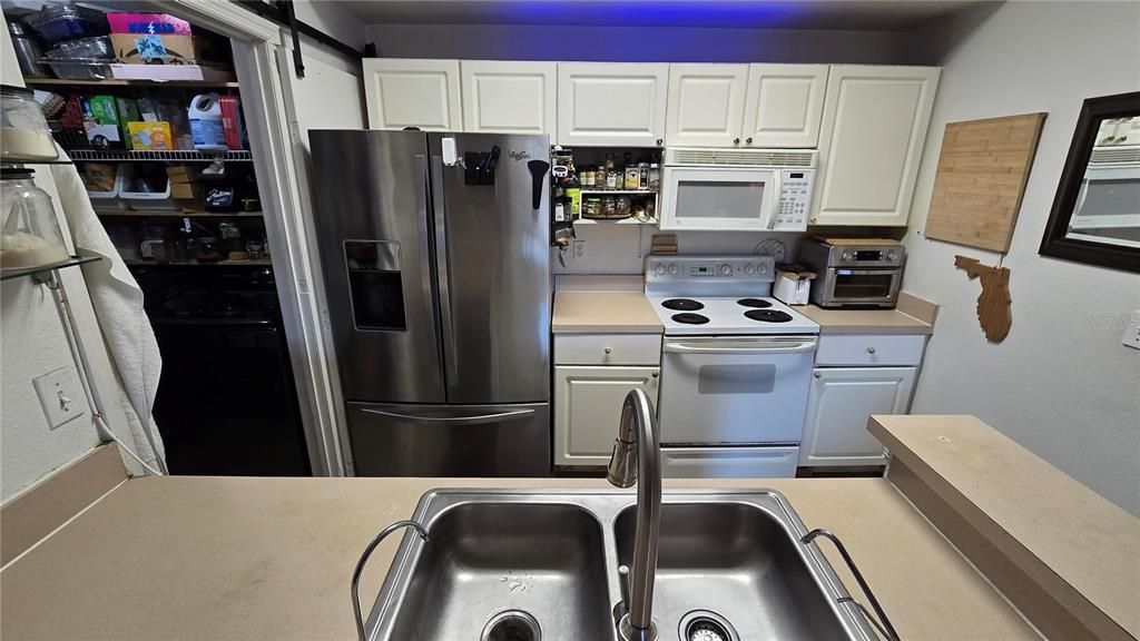 Под контрактом: $110,000 (1 спален, 1 ванн, 840 Квадратных фут)