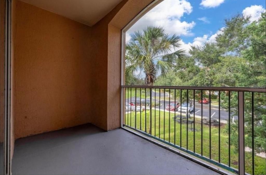 Под контрактом: $110,000 (1 спален, 1 ванн, 840 Квадратных фут)