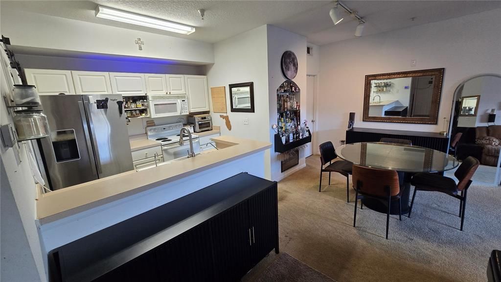 Под контрактом: $110,000 (1 спален, 1 ванн, 840 Квадратных фут)