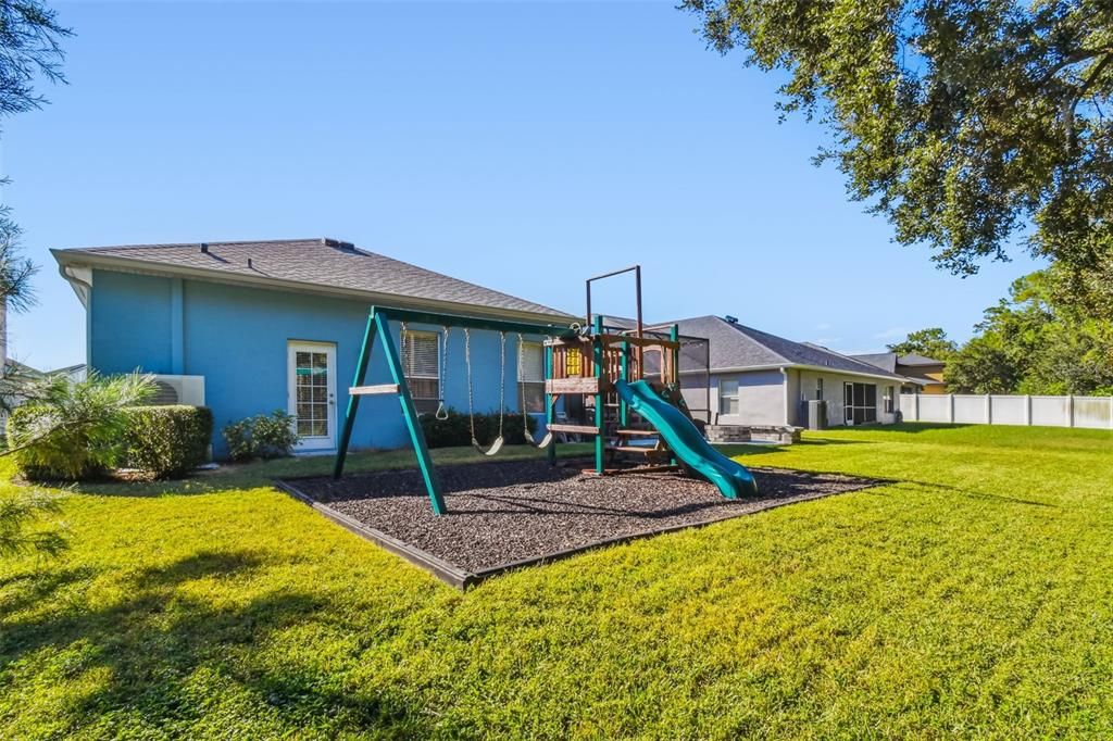 На продажу: $435,000 (4 спален, 3 ванн, 2375 Квадратных фут)