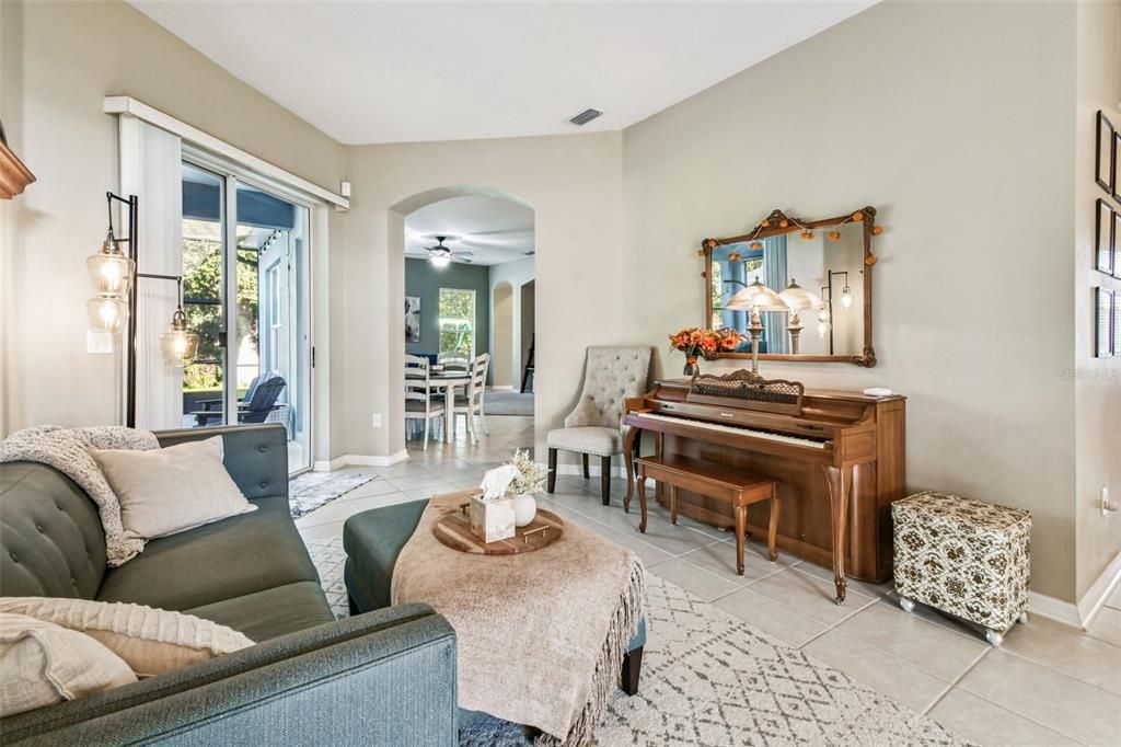 На продажу: $435,000 (4 спален, 3 ванн, 2375 Квадратных фут)