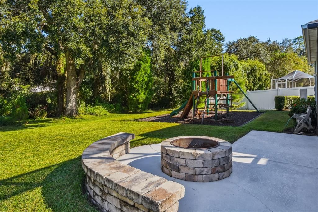 На продажу: $435,000 (4 спален, 3 ванн, 2375 Квадратных фут)