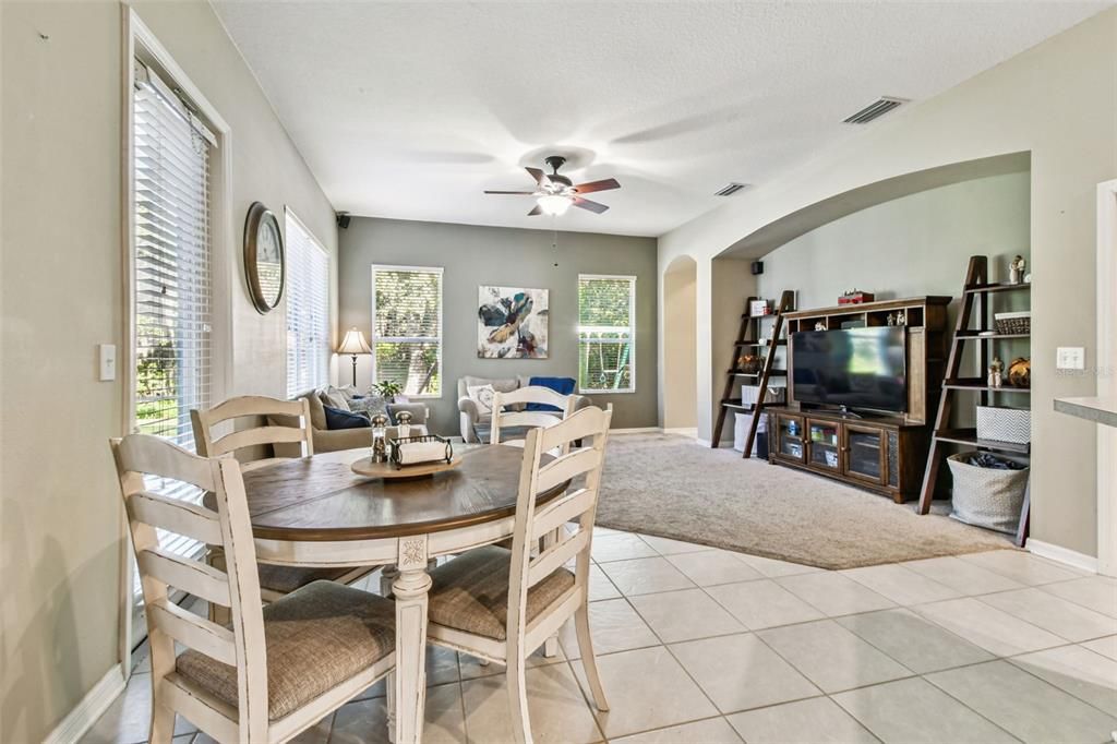 На продажу: $435,000 (4 спален, 3 ванн, 2375 Квадратных фут)