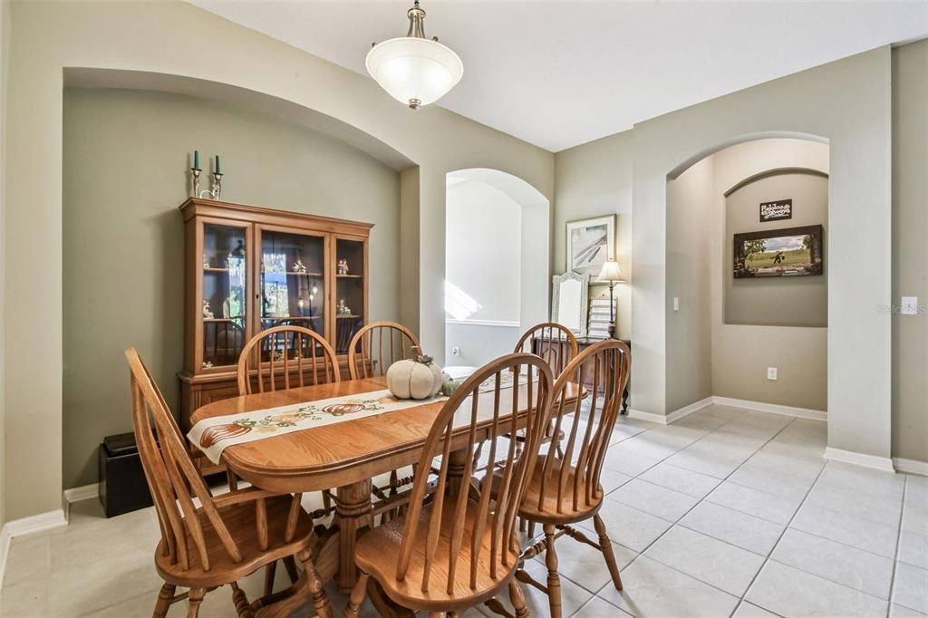 На продажу: $435,000 (4 спален, 3 ванн, 2375 Квадратных фут)