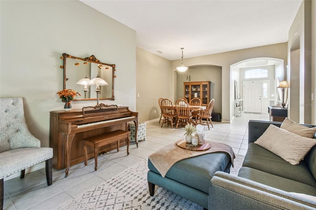 На продажу: $435,000 (4 спален, 3 ванн, 2375 Квадратных фут)