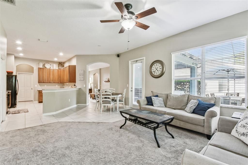 На продажу: $435,000 (4 спален, 3 ванн, 2375 Квадратных фут)