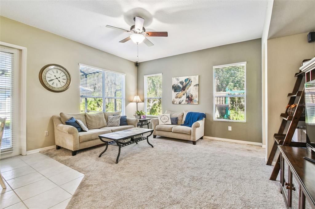 На продажу: $435,000 (4 спален, 3 ванн, 2375 Квадратных фут)