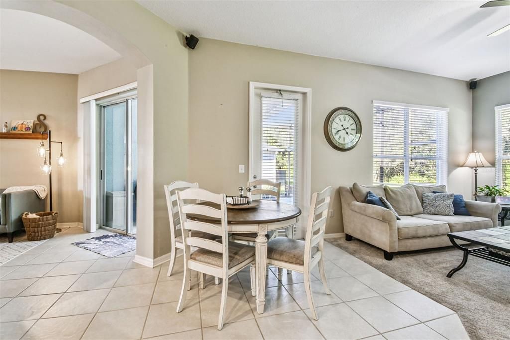 На продажу: $435,000 (4 спален, 3 ванн, 2375 Квадратных фут)