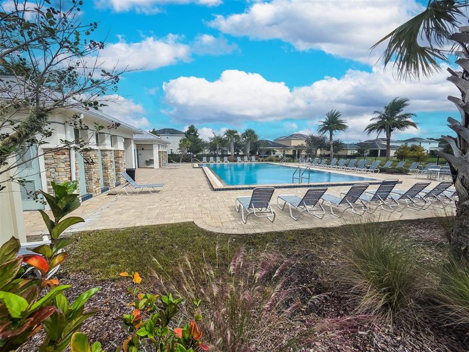 Под контрактом: $339,900 (3 спален, 2 ванн, 1626 Квадратных фут)