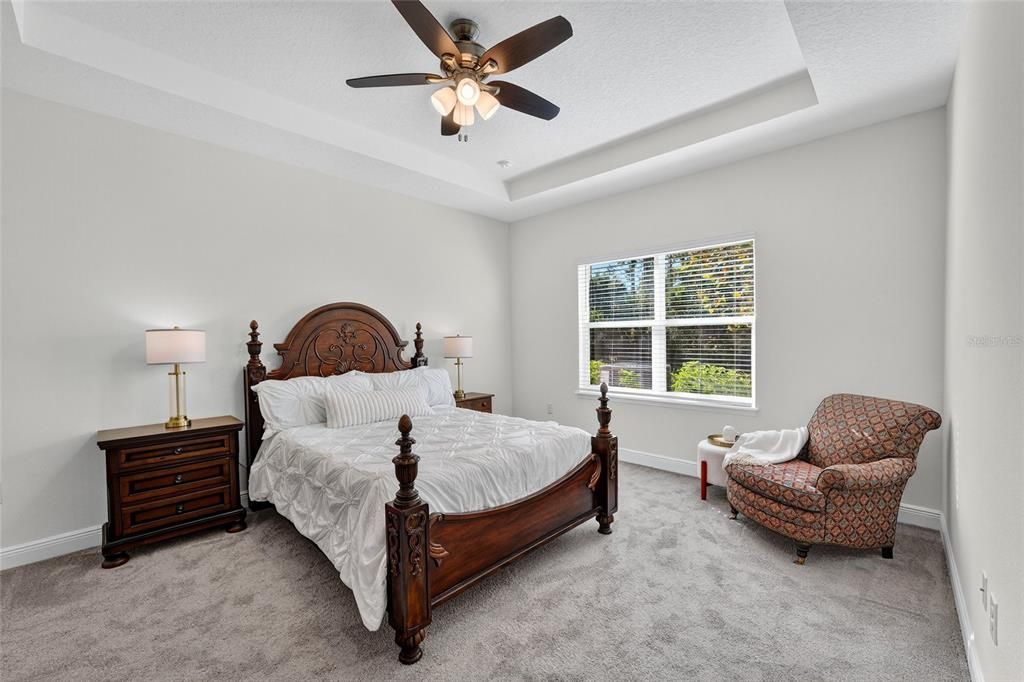 Под контрактом: $339,900 (3 спален, 2 ванн, 1626 Квадратных фут)