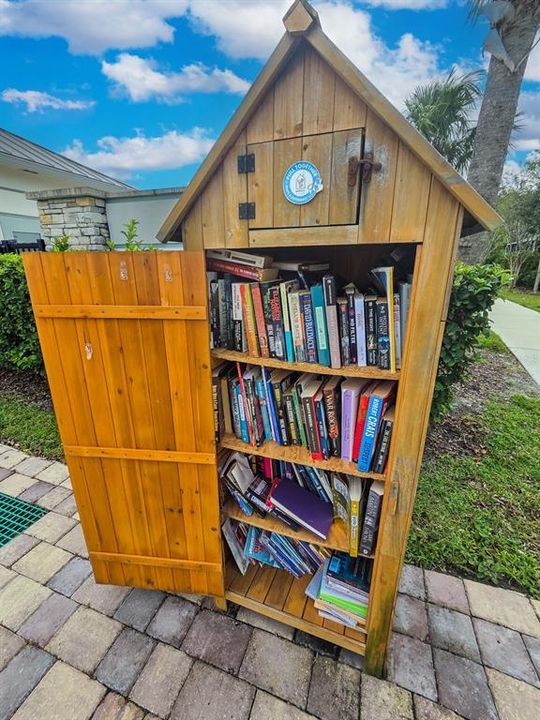 Под контрактом: $339,900 (3 спален, 2 ванн, 1626 Квадратных фут)